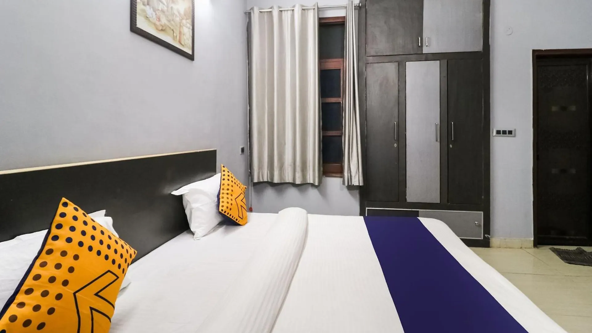 Hotel O Sunrise Guest House Gurgaon