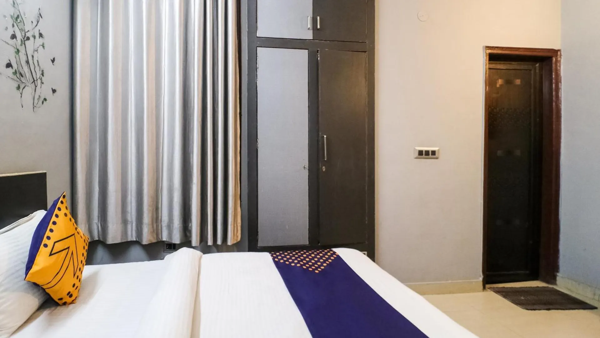 Hotel O Sunrise Guest House Gurgaon